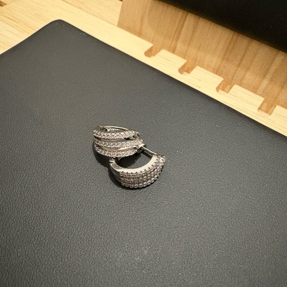 Elegant Silver Hoop Earrings - Picture 4 of 4